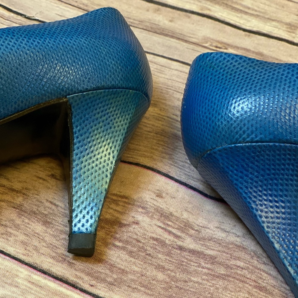 Vintage Yves SaintLaurent Electric Blue Shoes sz7M - Picture 5 of 10